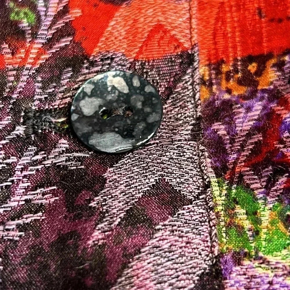 Chico s blazer , women size 2 . Linen ,silk , multi colored abstract,boxy,button - Picture 15 of 16